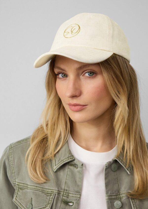 Melierte Kappe mit Schmuckdetail