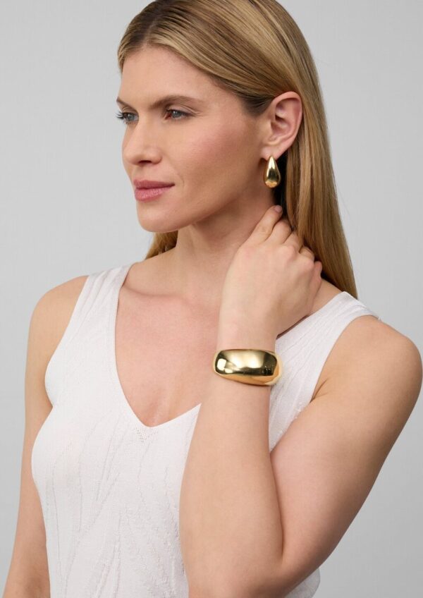 Breites Armband aus Metall