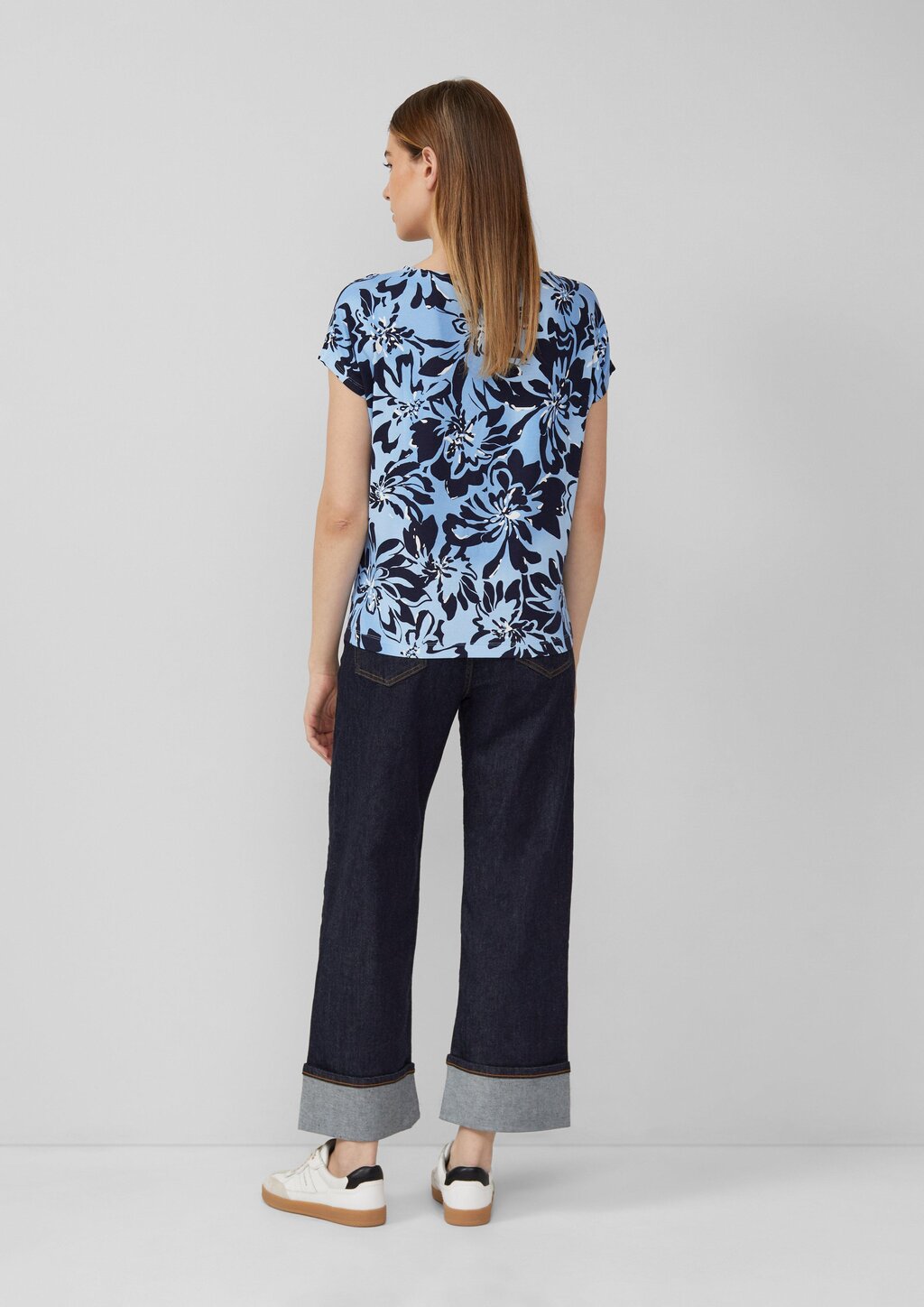 Fließendes Jersey-Shirt mit überschnittenen Schultern