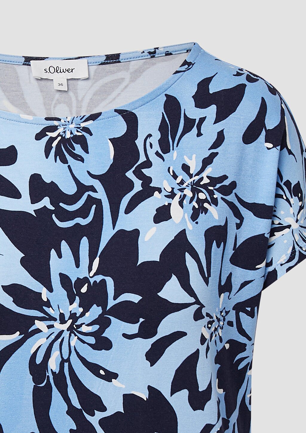 Fließendes Jersey-Shirt mit überschnittenen Schultern