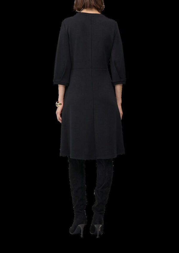 Ausgestelltes Scuba-Kleid mit 3/4-Ärmeln