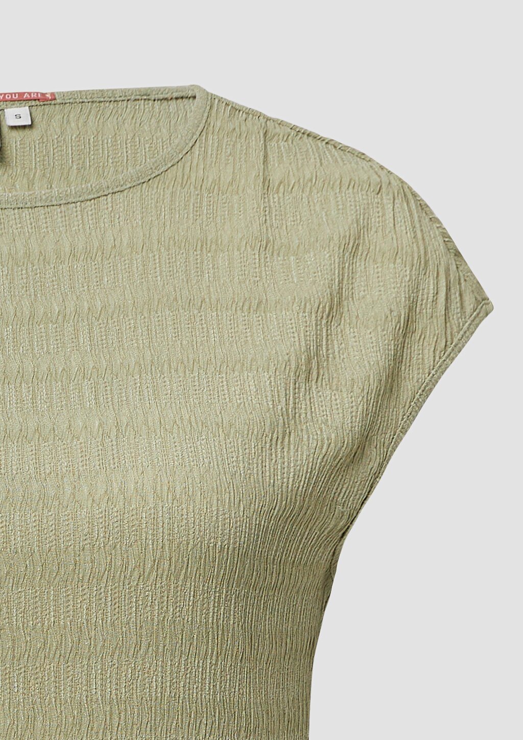 Strukturiertes T-Shirt mit Raffdetails an den Schultern