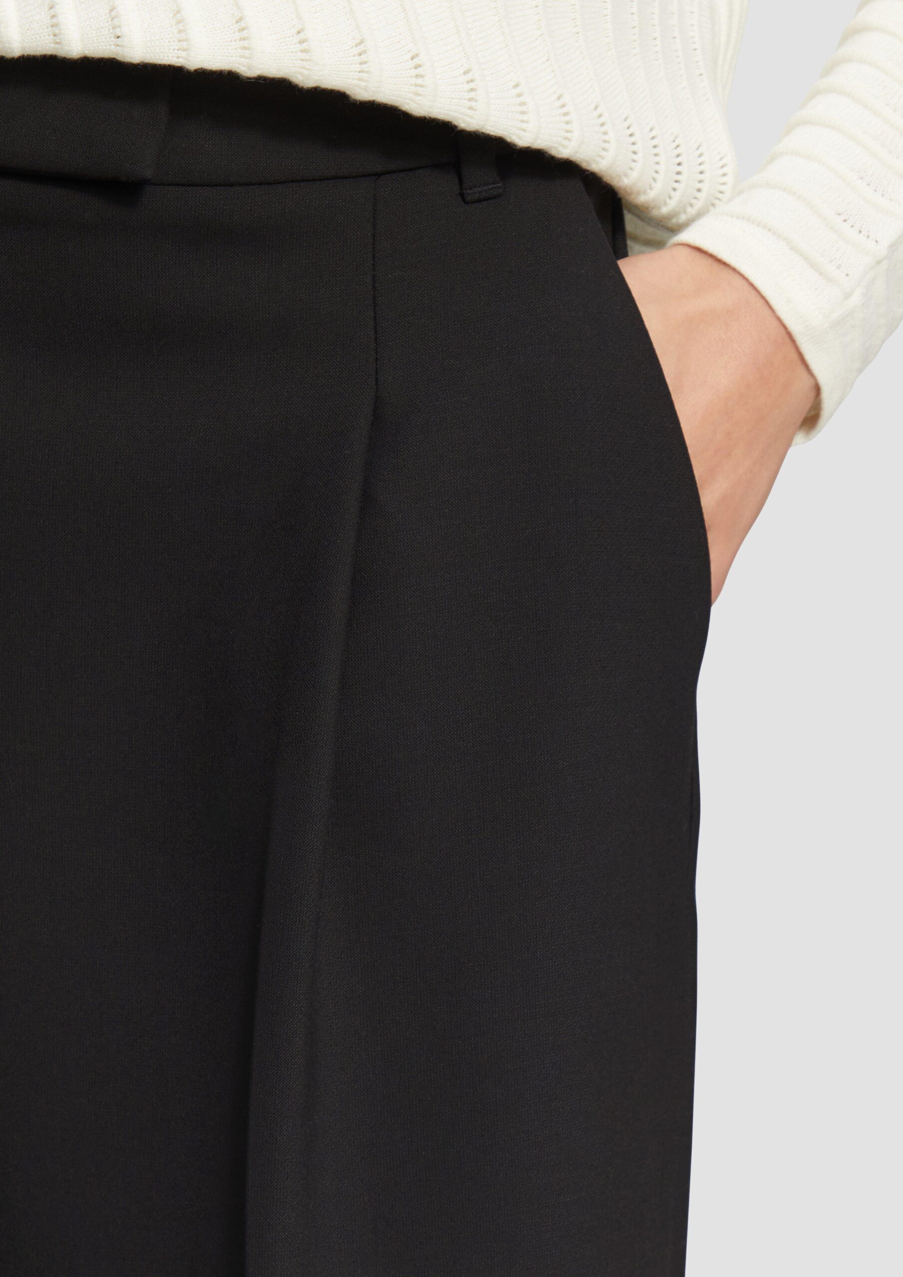 Hose aus Viskosemix mit Bundfalten