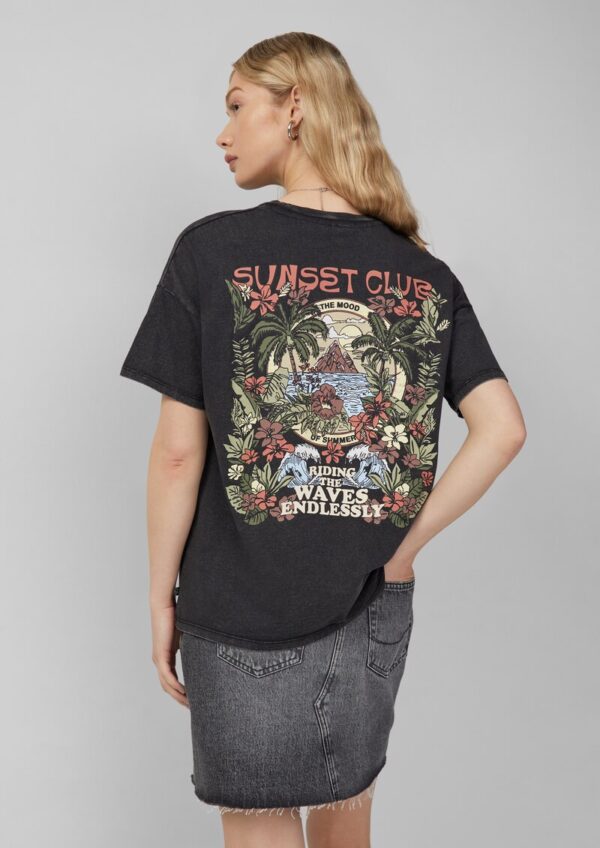 Gewaschenes T-Shirt mit Backprint