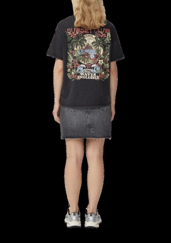 Gewaschenes T-Shirt mit Backprint