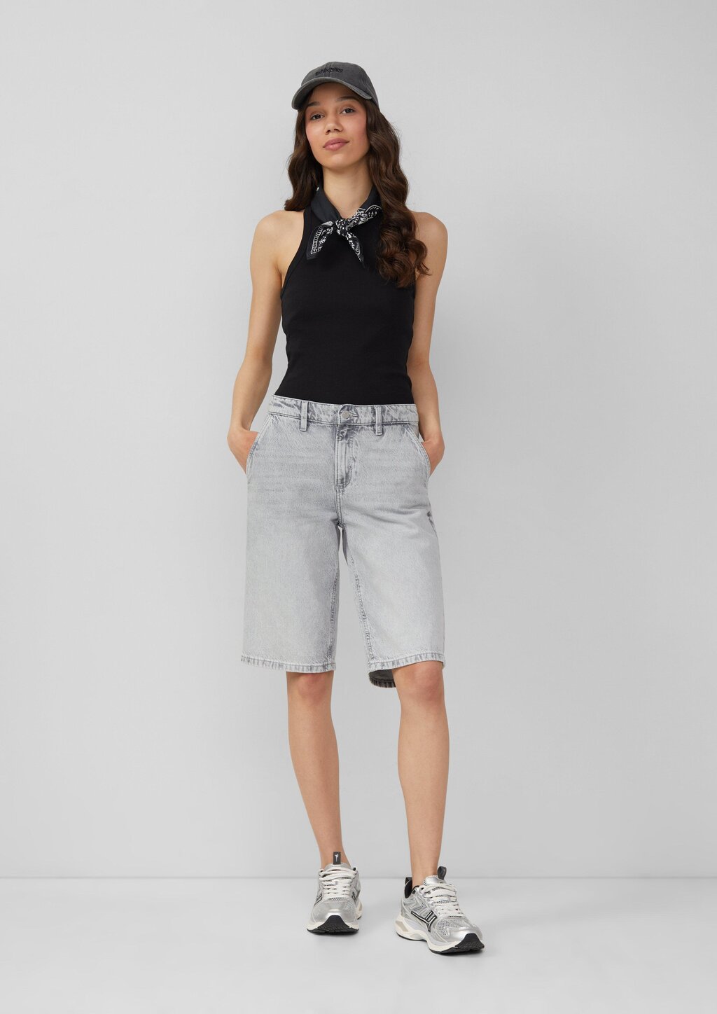 Bermuda Skater / Relaxed Fit / Mid Rise