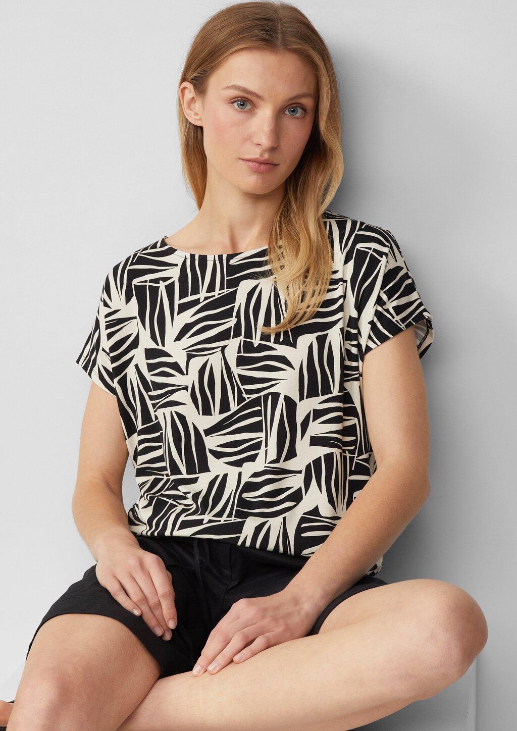 T-Shirt aus Viskosestretch im Relaxed Fit