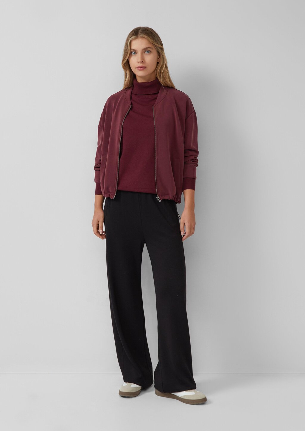 Feinstrickpullover aus Viskosemix mit Rollkragen