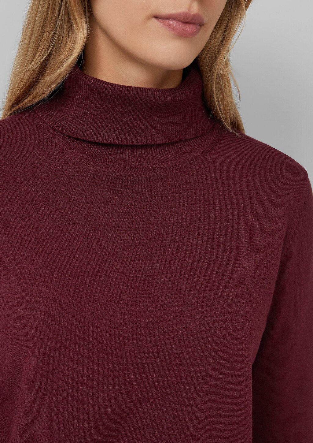 Feinstrickpullover aus Viskosemix mit Rollkragen