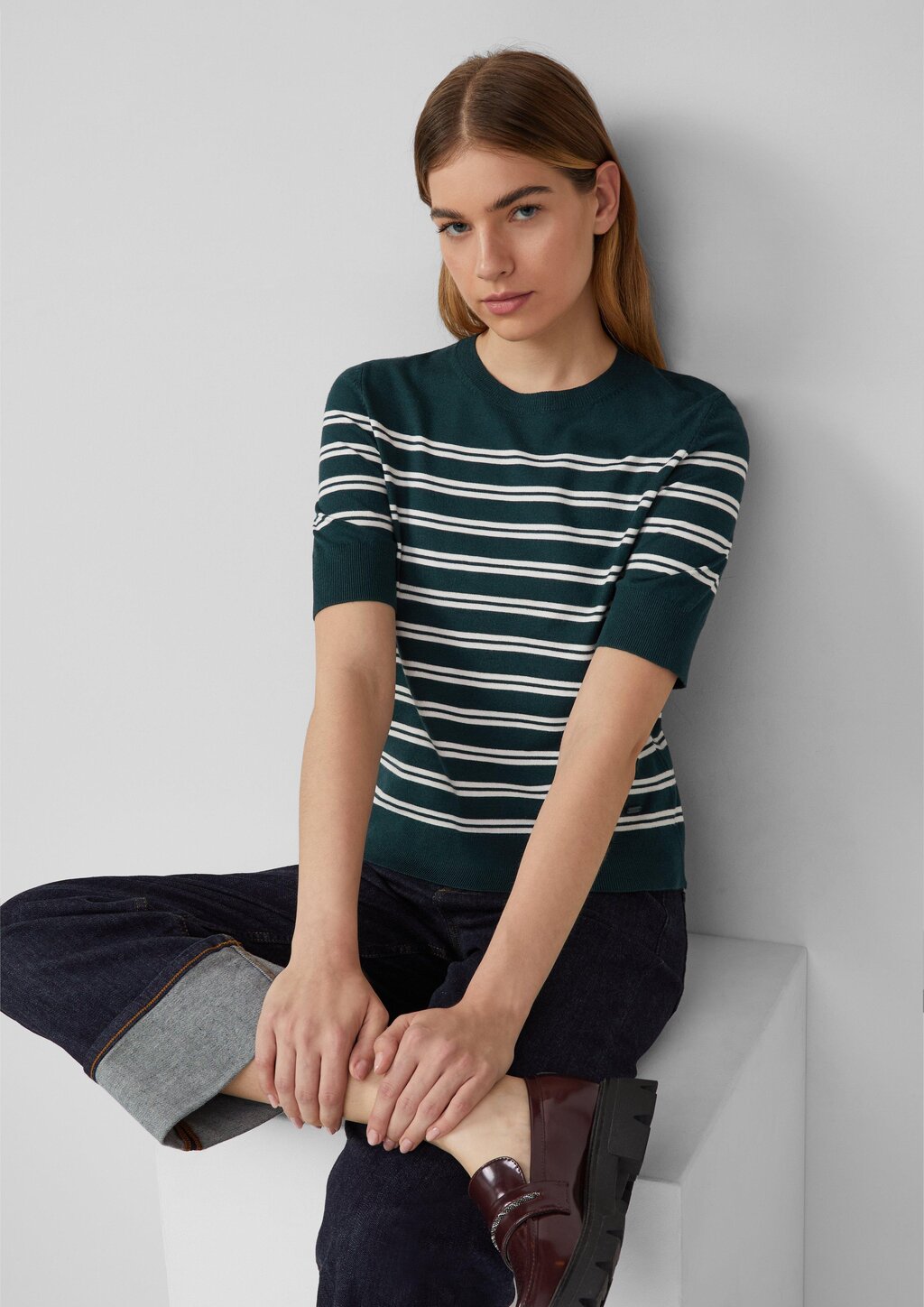 Kurzarm-Strickpullover aus Viskosemix