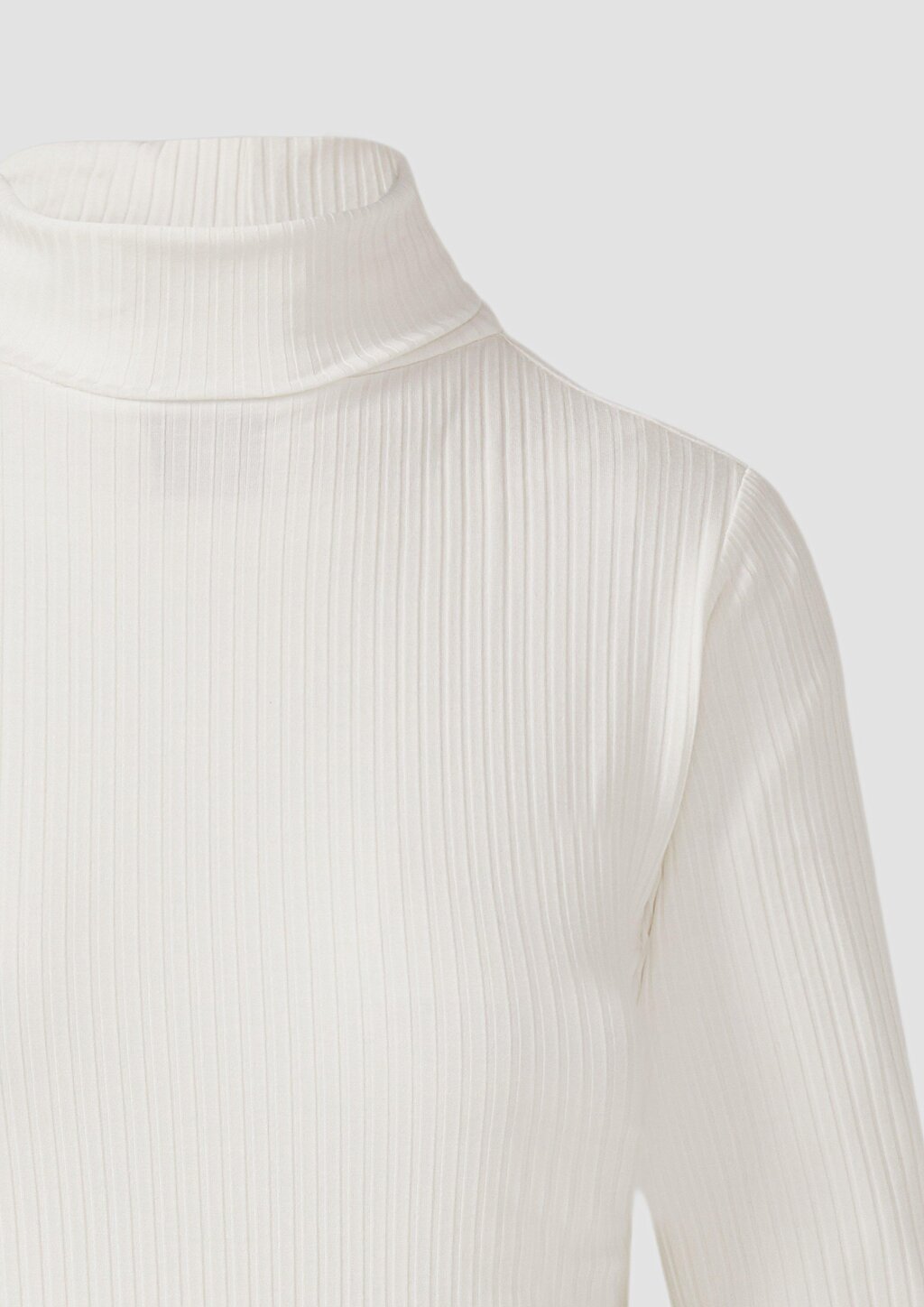 Gerippter Rollkragenpullover im Slim Fit