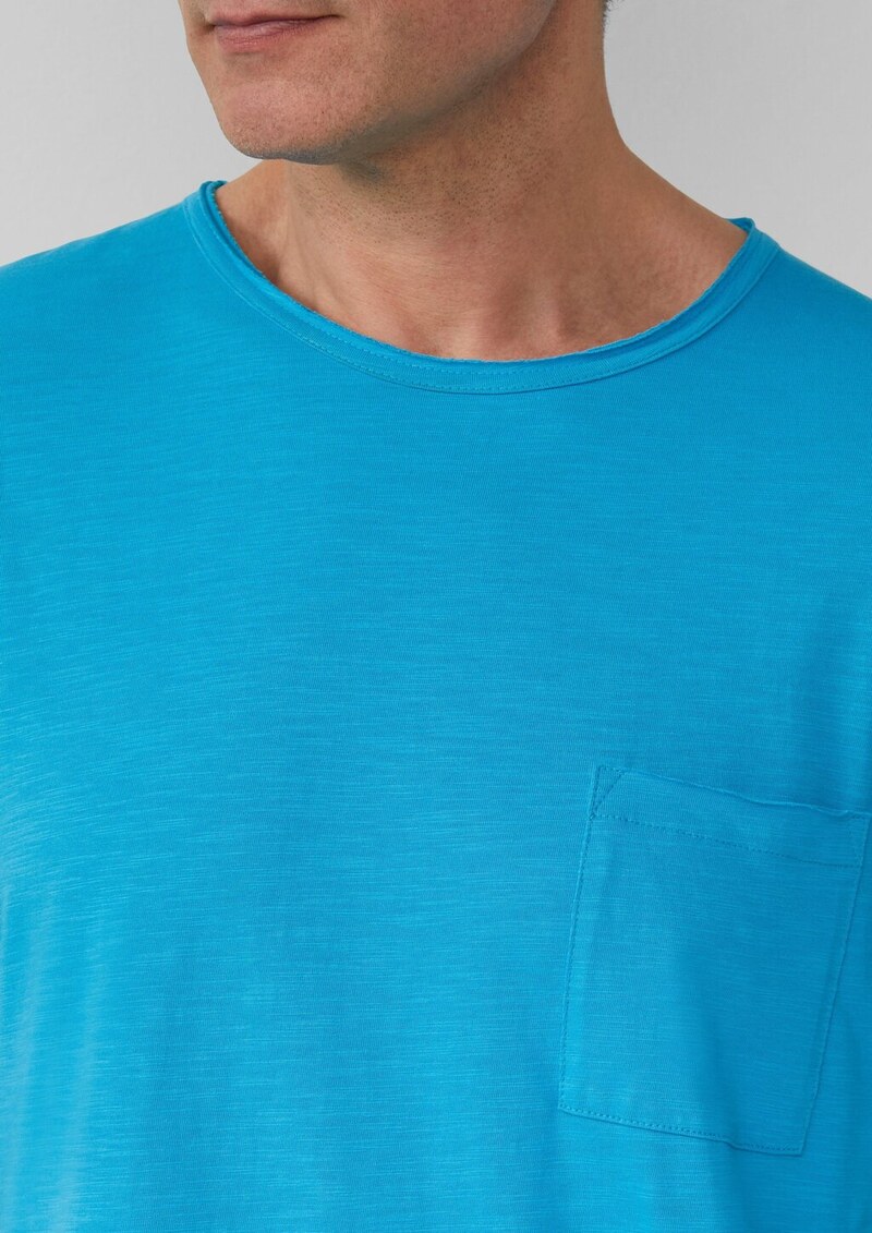 Flammgarn-T-Shirt mit Brusttasche und offenen Kanten