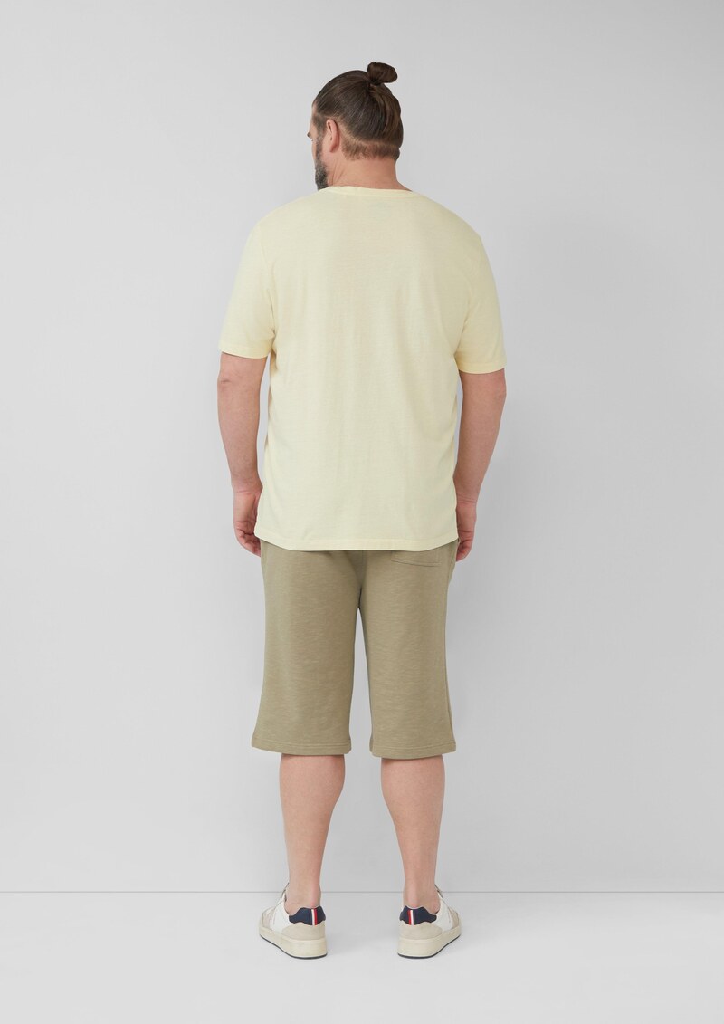 T-Shirt mit Brusttasche und Garment Dye