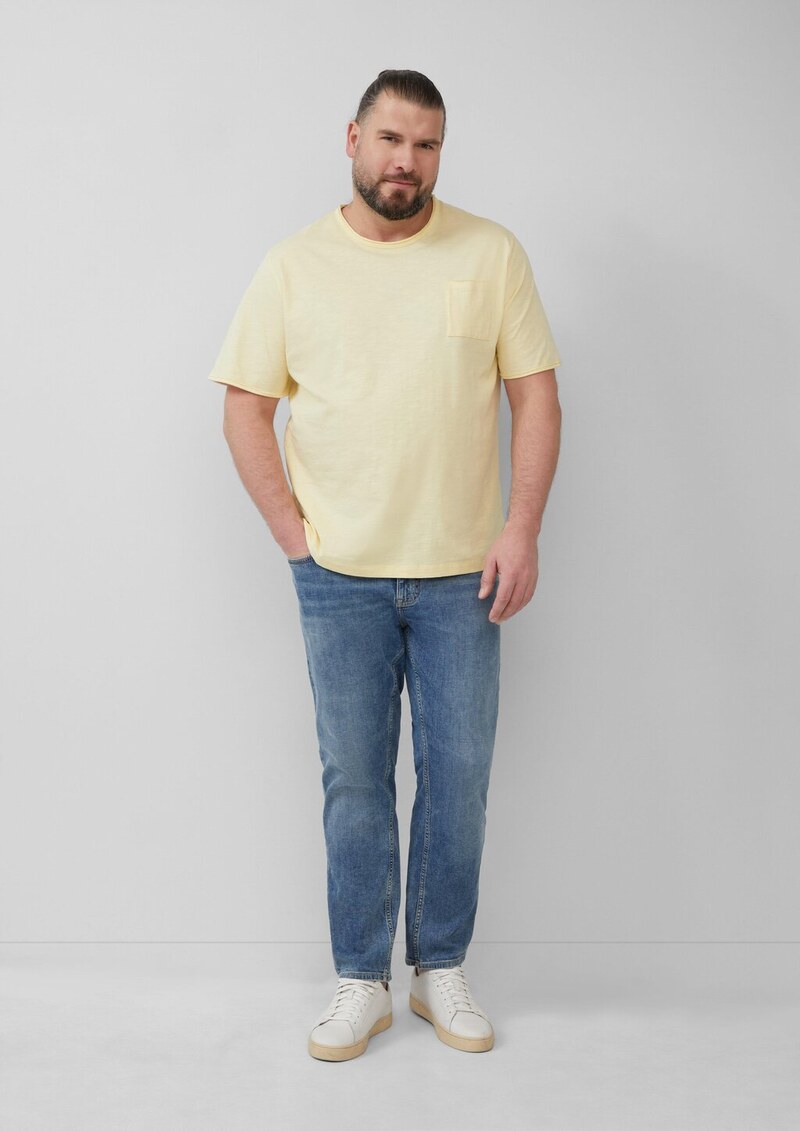 Flammgarn-T-Shirt mit Brusttasche und offenen Kanten