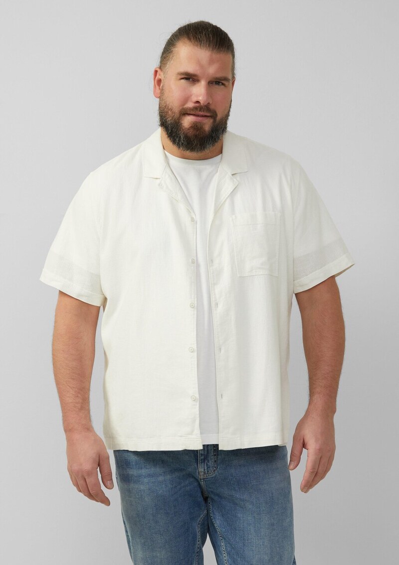 Resort Fit: Strukturiertes Kurzarmhemd aus Leinenmix
