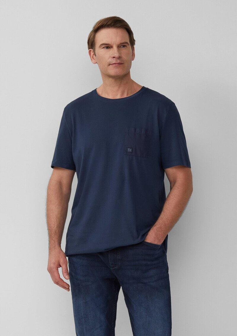 T-Shirt mit Brusttasche und Garment Dye