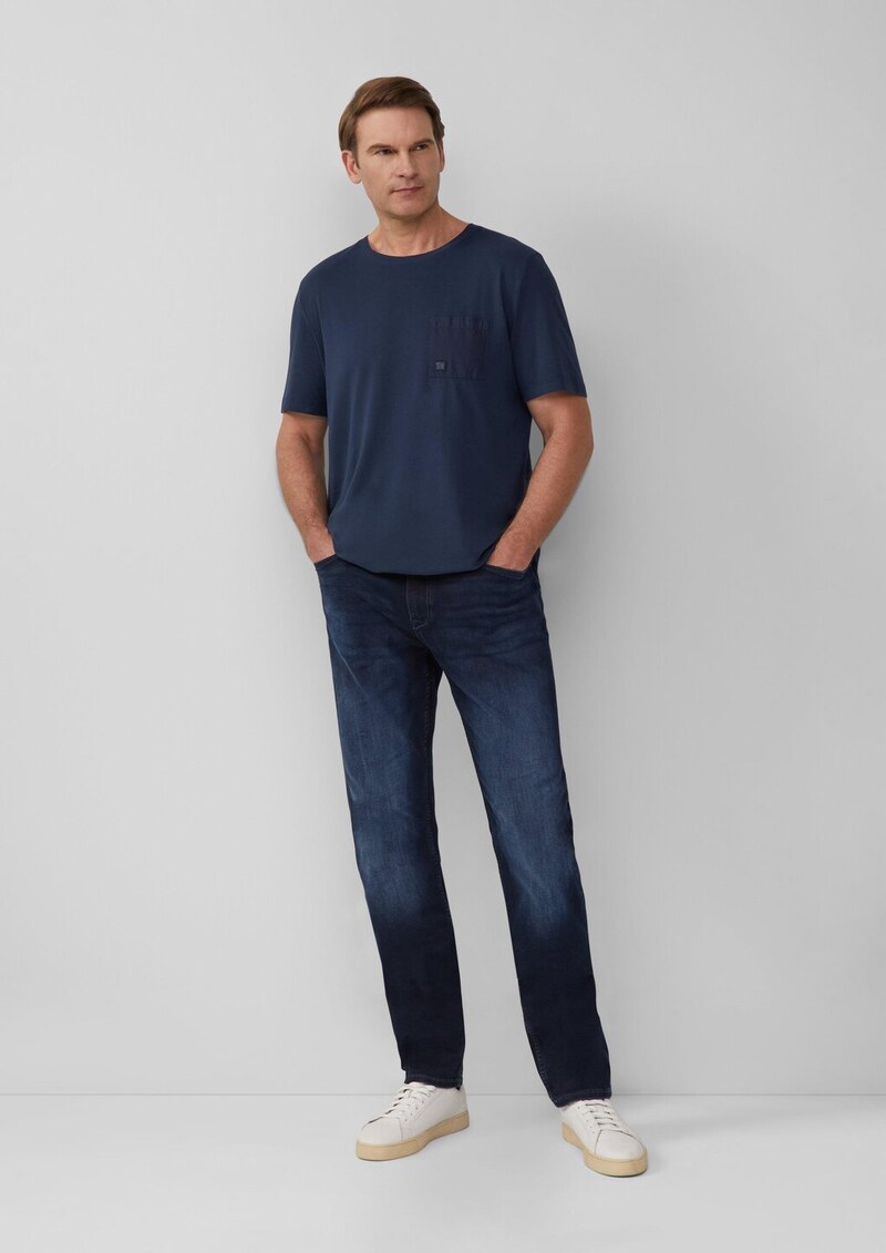 T-Shirt mit Brusttasche und Garment Dye