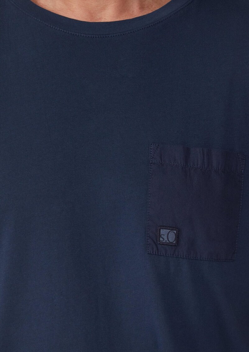 T-Shirt mit Brusttasche und Garment Dye