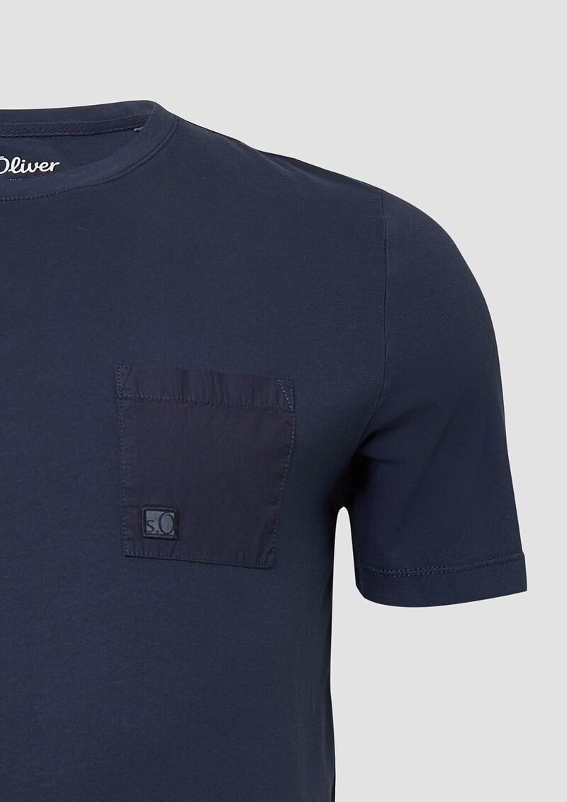 T-Shirt mit Brusttasche und Garment Dye