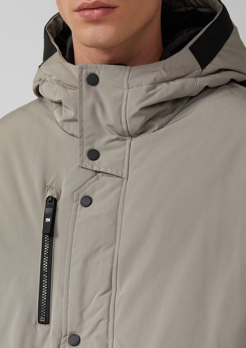 Wasserabweisender Parka mit Kapuze und sportiven Details