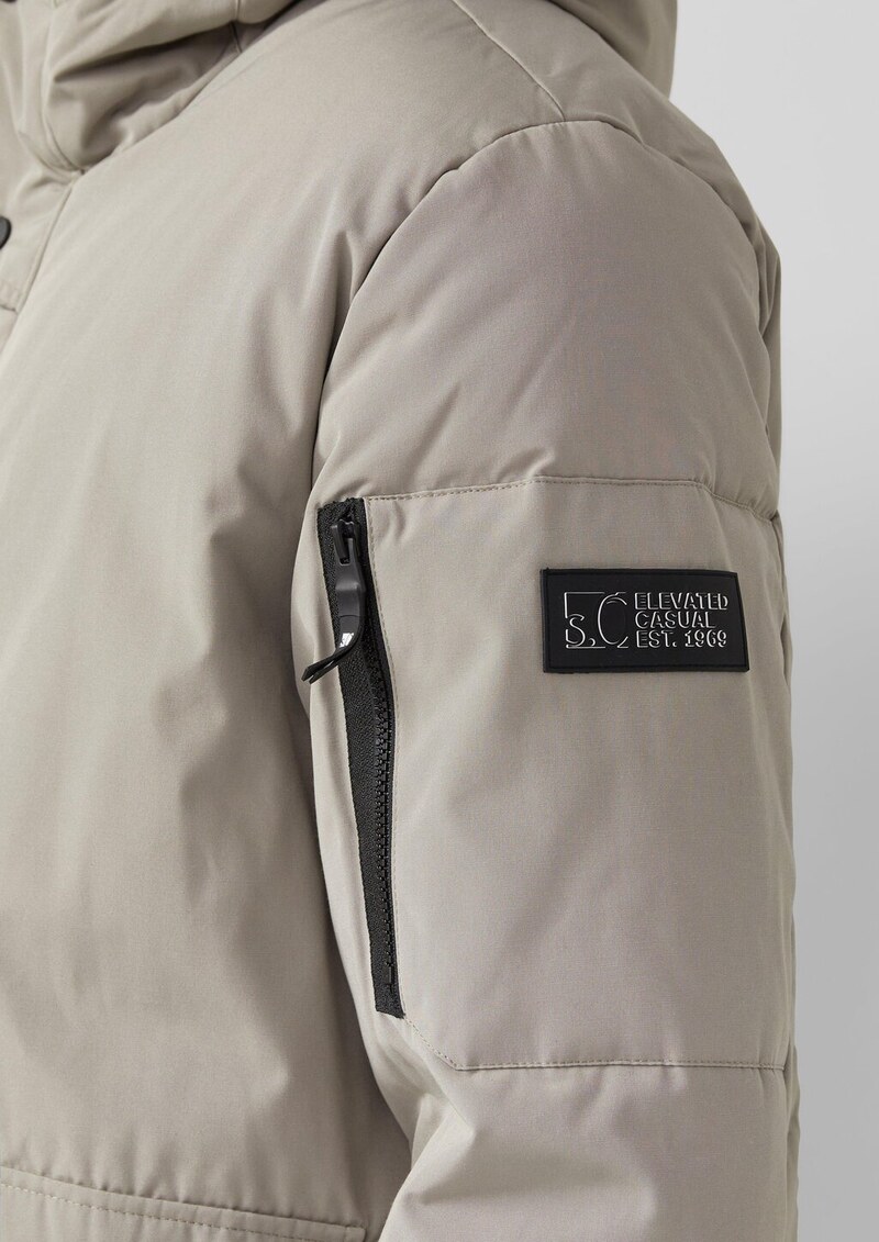 Wasserabweisender Parka mit Kapuze und sportiven Details