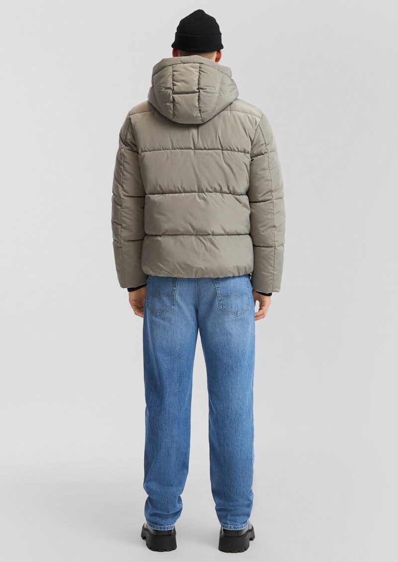 Sportive Pufferjacke mit Reißverschlusstaschen