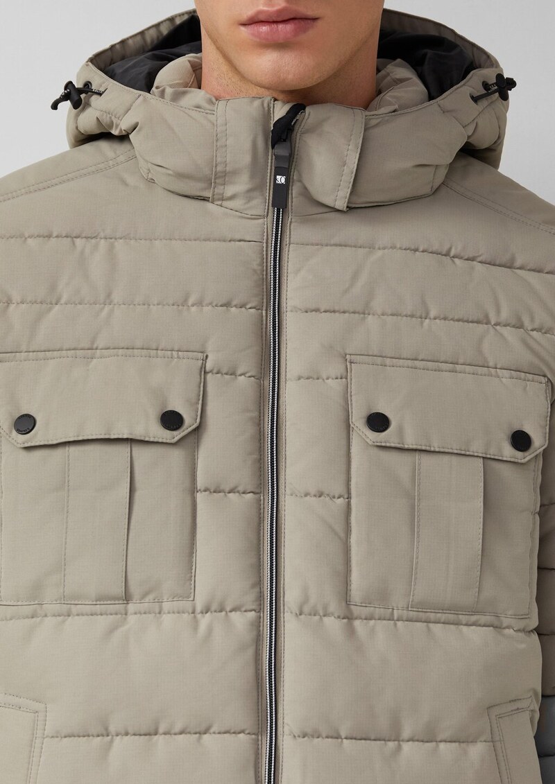 Sportive Puffer-Jacke mit abnehmbarer Kapuze