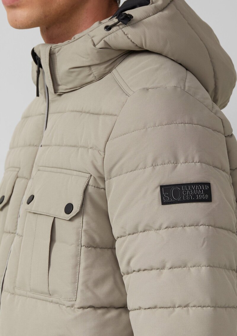 Sportive Puffer-Jacke mit abnehmbarer Kapuze