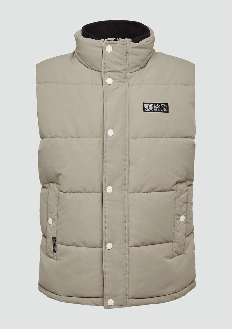 Sportive Steppweste mit Logo-Details