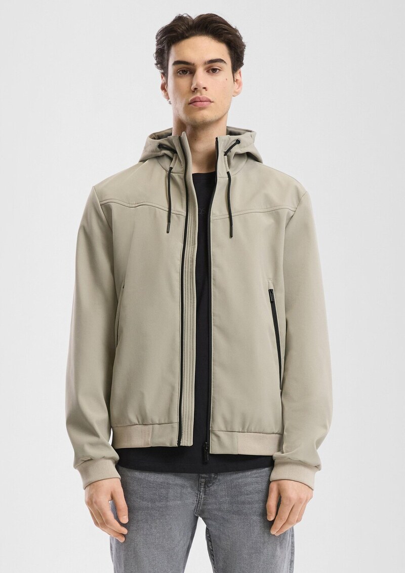 Softshelljacke mit Reißverschlusstaschen