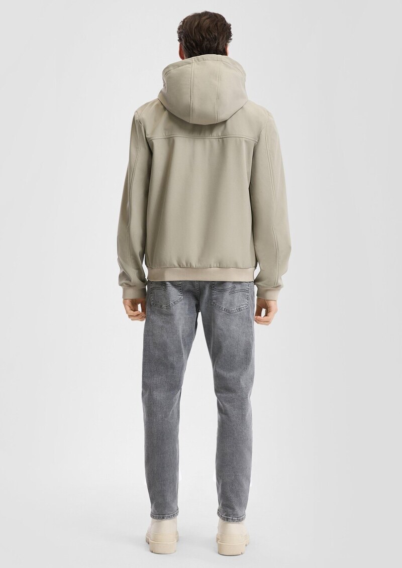 Softshelljacke mit Reißverschlusstaschen