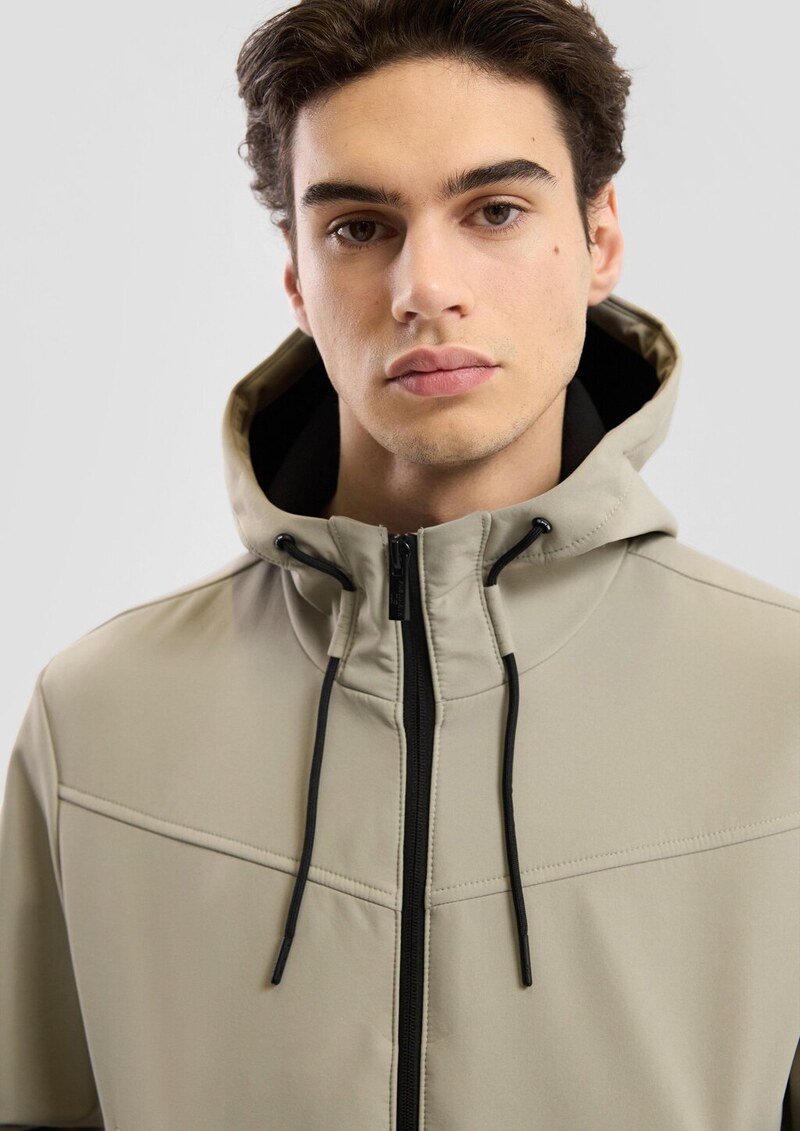 Softshelljacke mit Reißverschlusstaschen