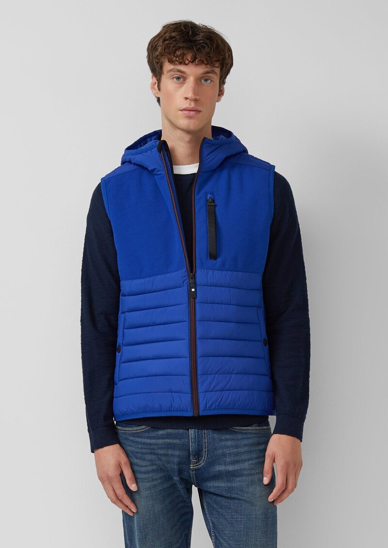 Leichte Weste aus Materialmix mit Kapuze