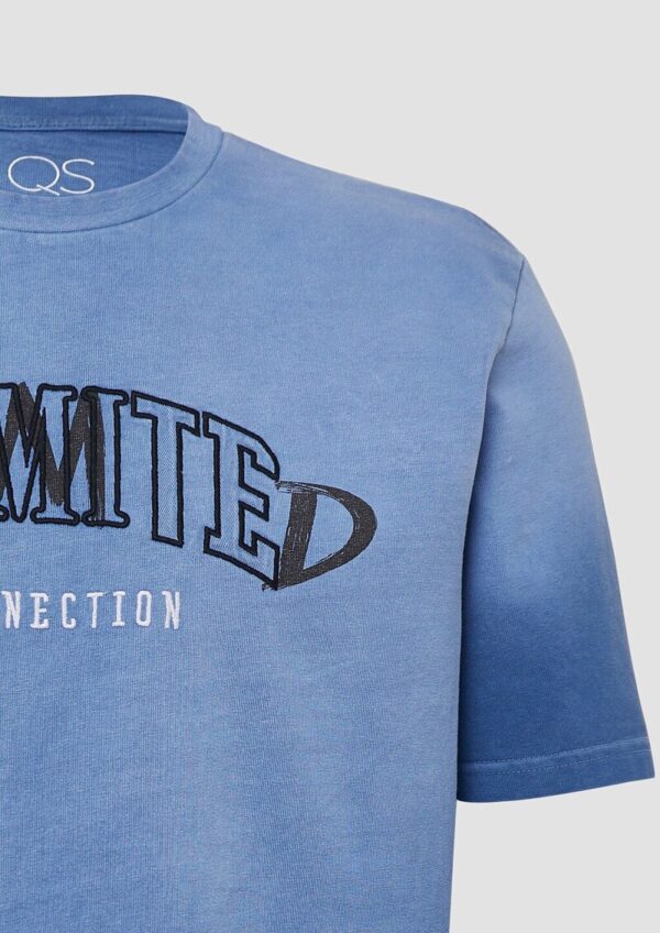 T-Shirt mit Farbverlauf und Artwork