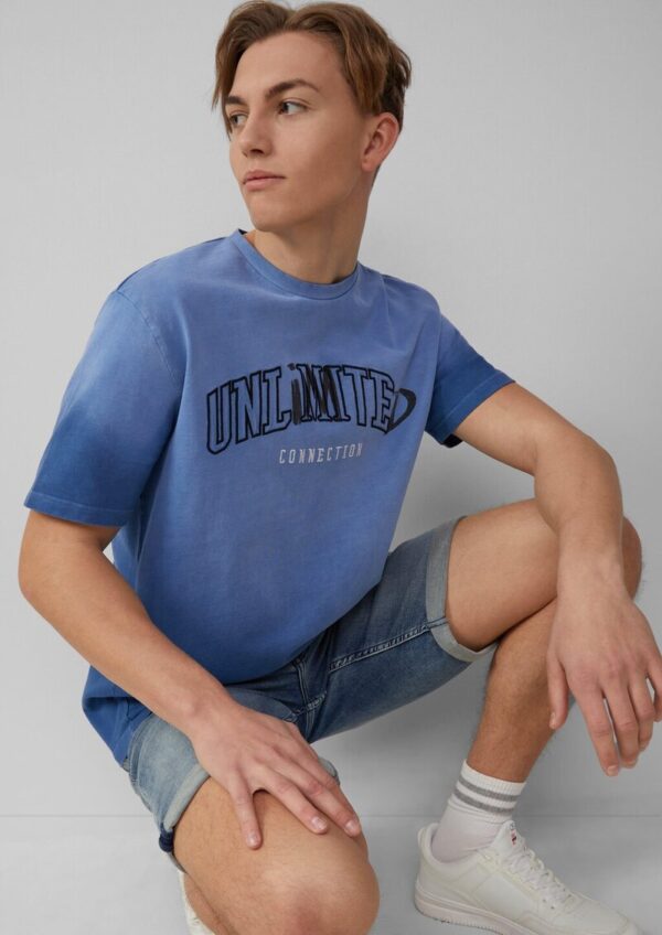 T-Shirt mit Farbverlauf und Artwork