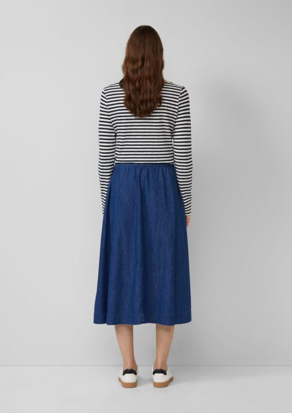 Denimrock in Midi-Länge mit Eingrifftaschen
