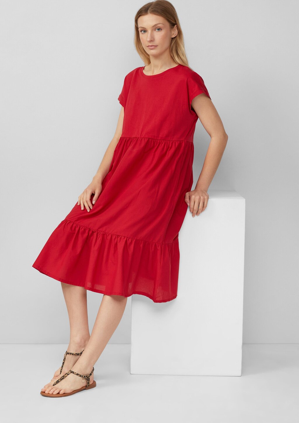 Stufenkleid im Relaxed Fit mit überschnittenen Schultern