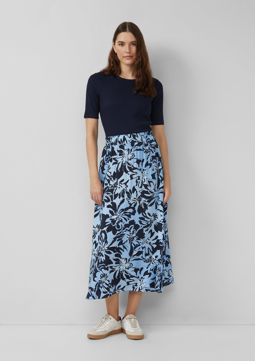 Rock aus Viskosemix mit Eingrifftaschen und Schlitz