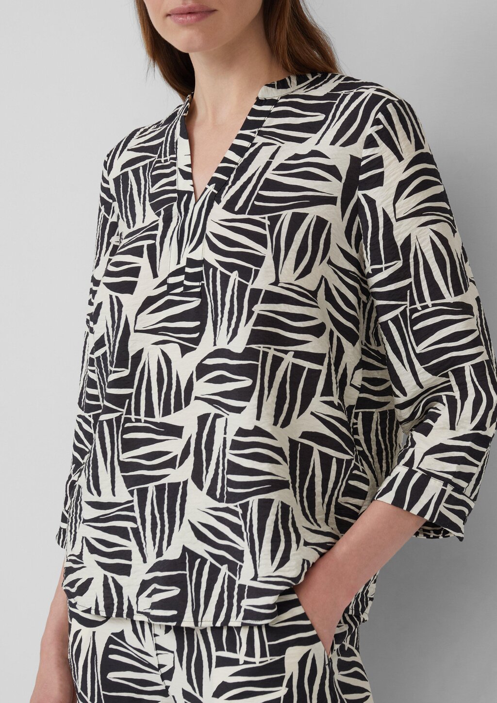 Bluse aus strukturiertem Viskosemix mit All-over-Print