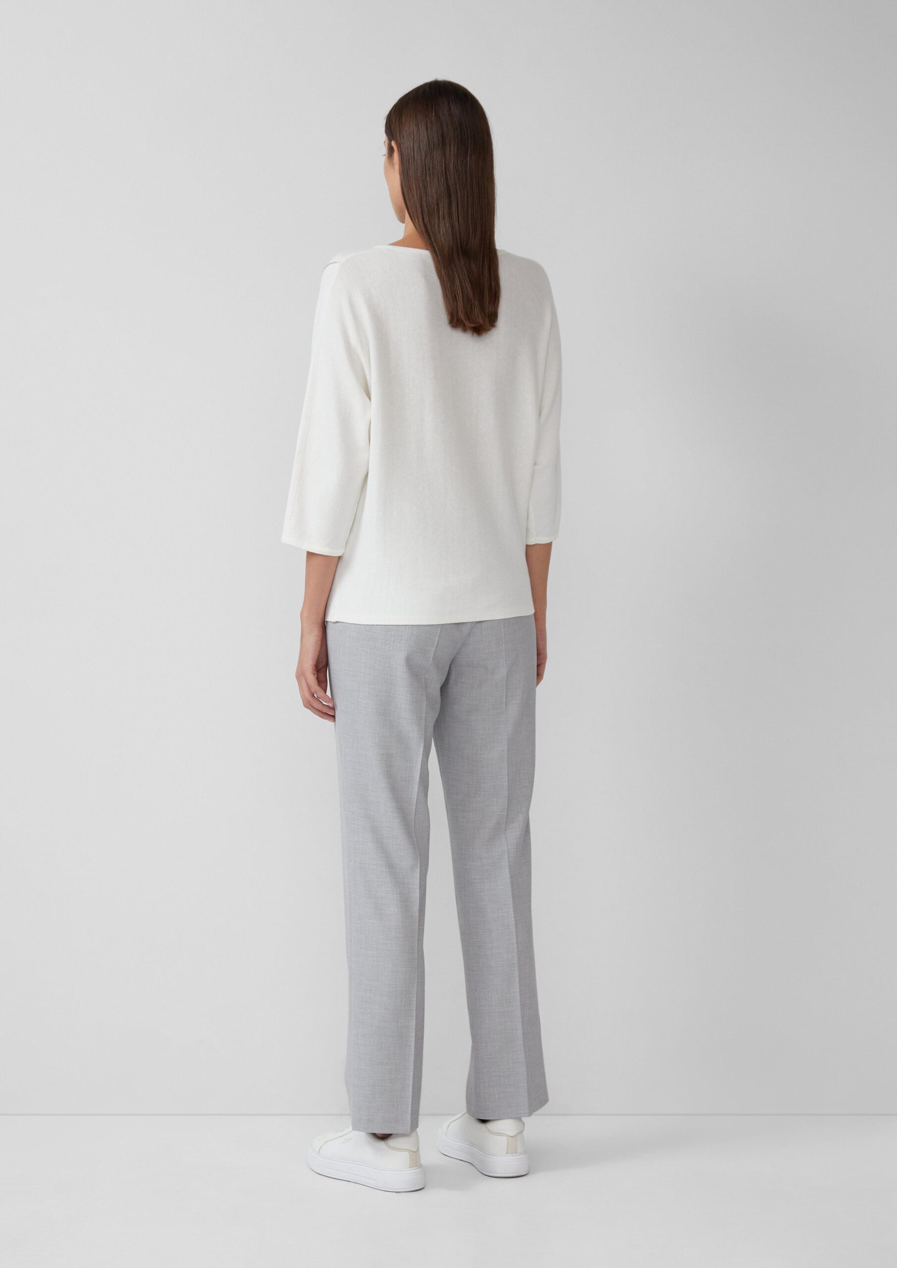 Strickpullover mit Fledermausärmeln und Schmuckperlen