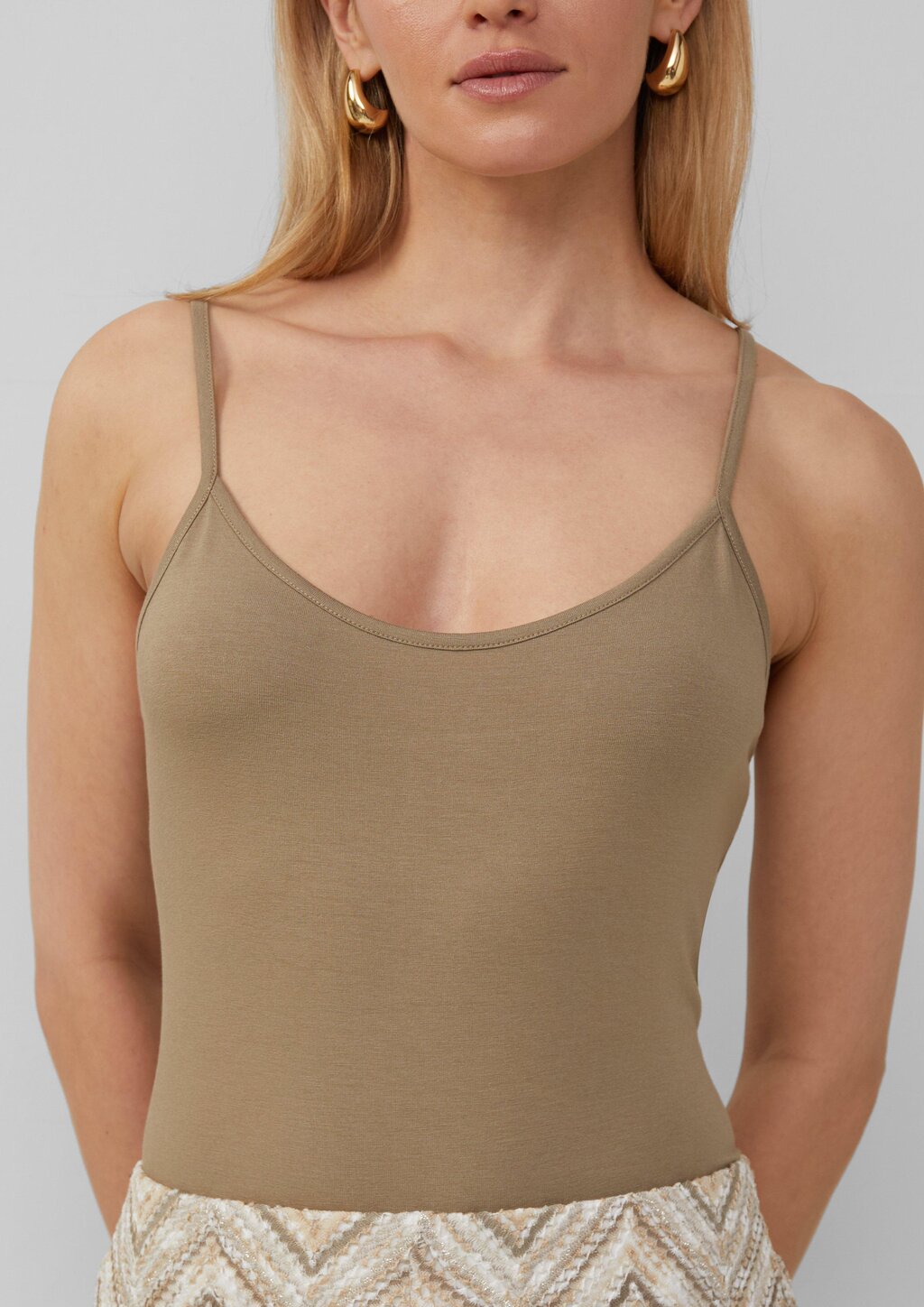 Slim-Fit-Top mit verstellbaren Spaghettiträgern