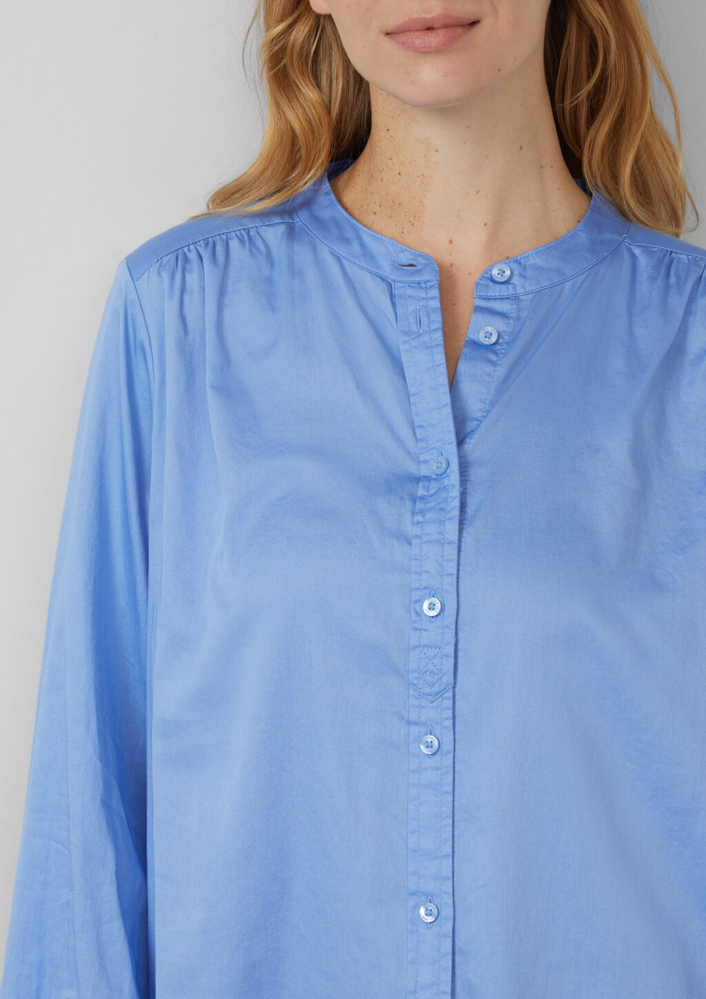 Stehkragen-Bluse aus leichtem Baumwoll-Satin