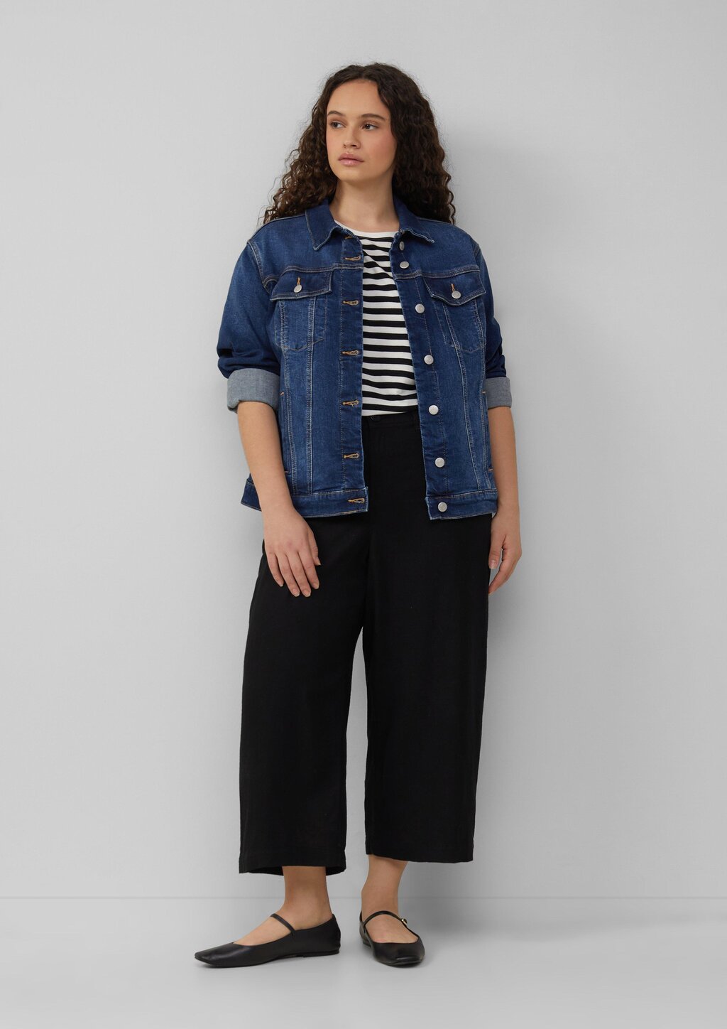 Locker geschnittenes T-Shirt aus Modalmix