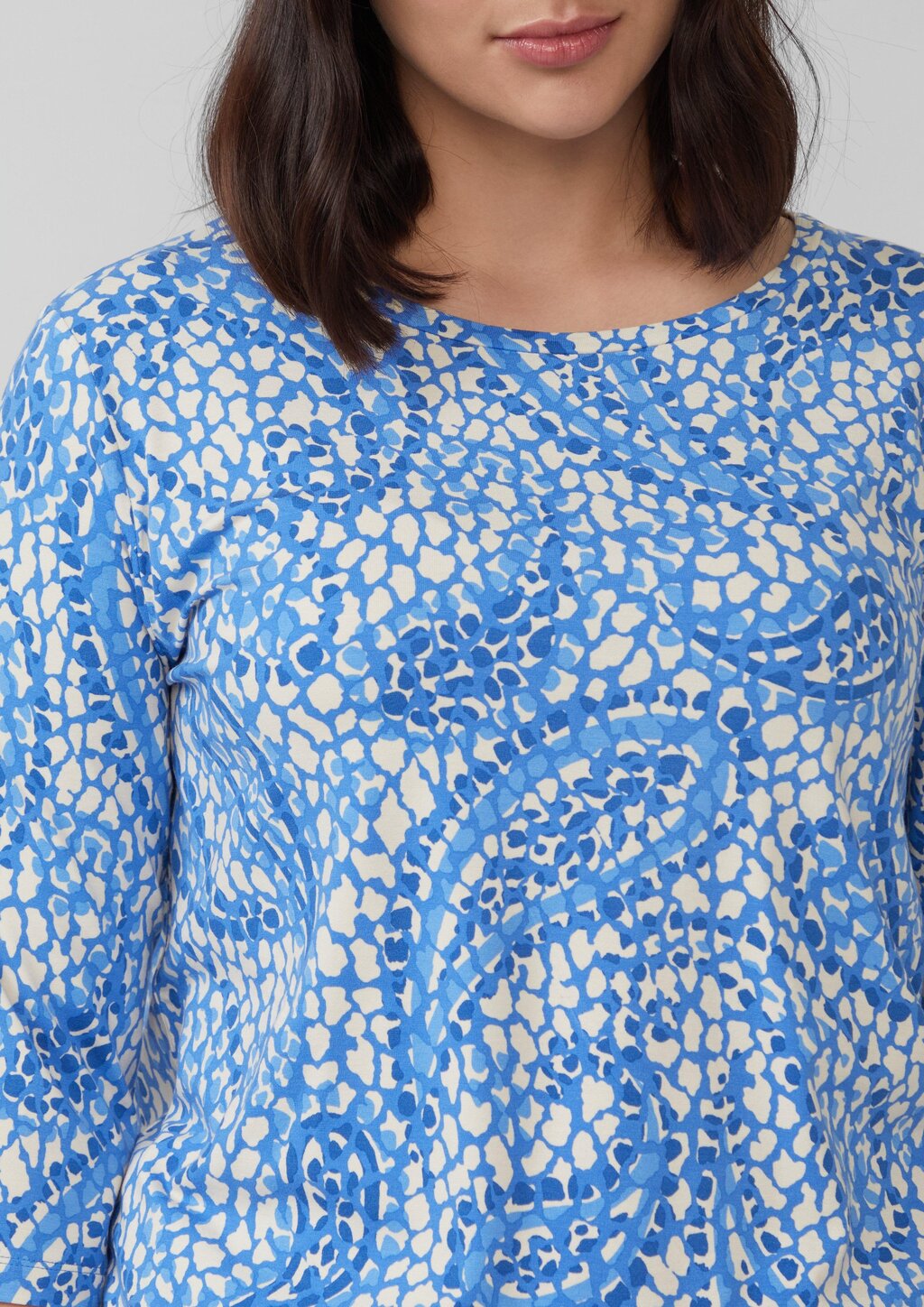 Shirt aus Viskosestretch in O-Shape