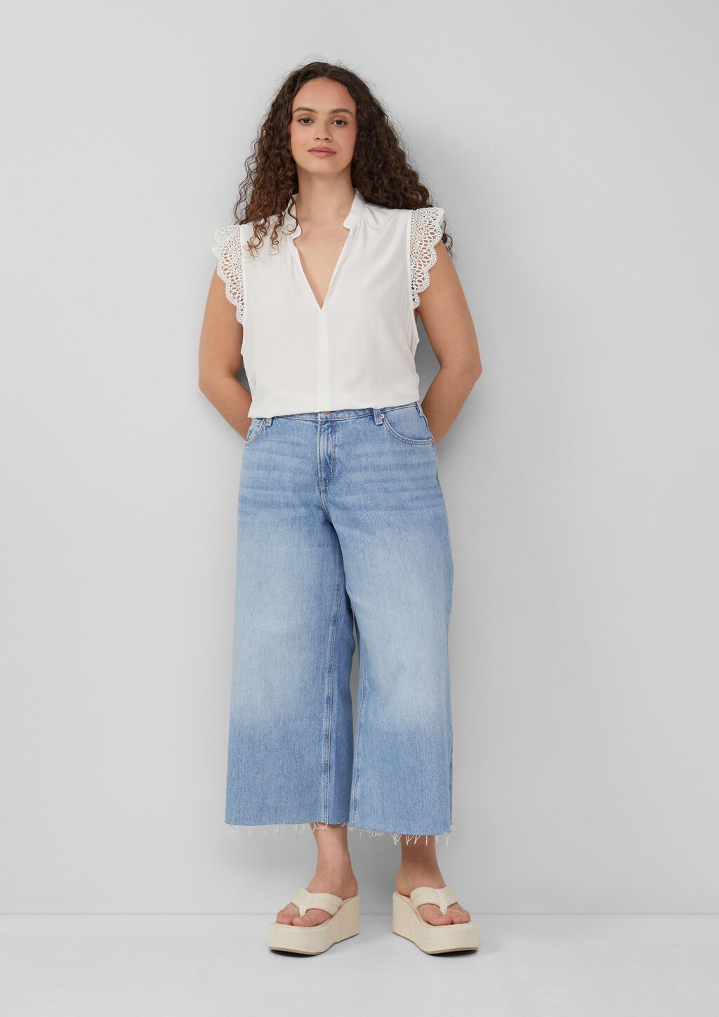 Blusentop mit Spitzendetail