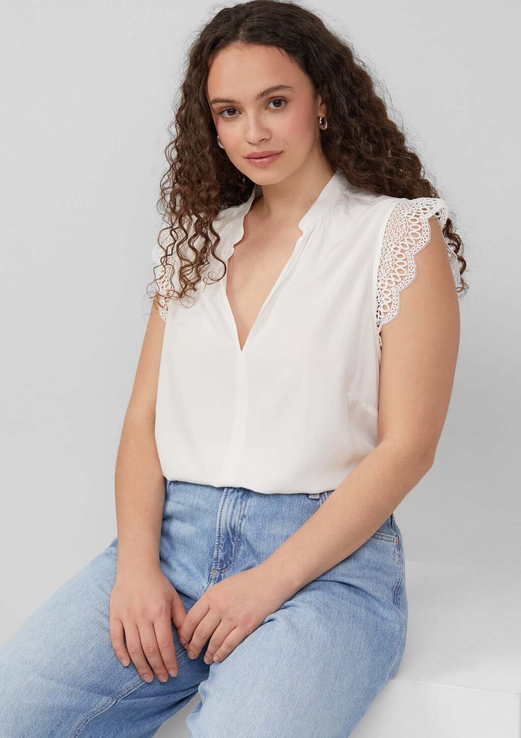 Blusentop mit Spitzendetail