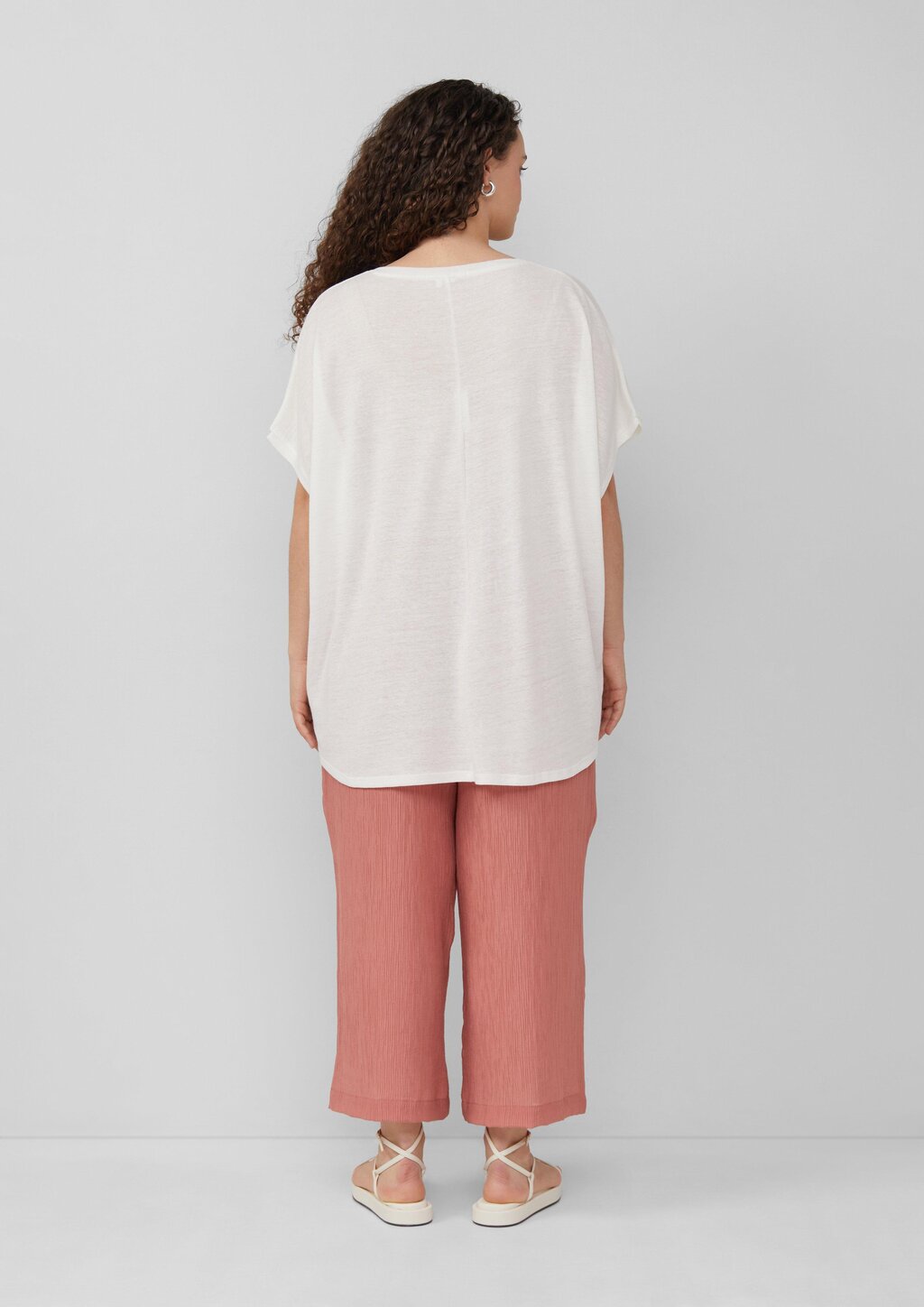 Locker geschnittenes T-Shirt aus Leinenmix