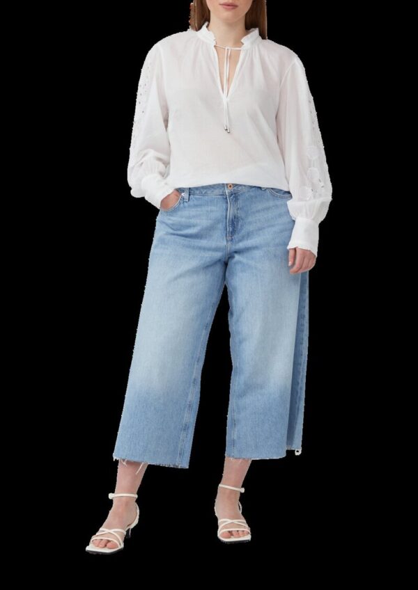 Leichte Baumwollbluse mit Stickerei am Ärmel