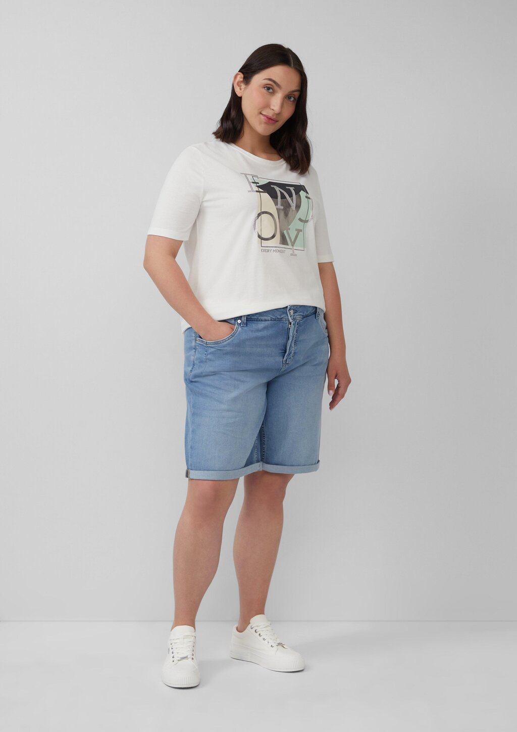 Bermuda Jeans / Curvy Fit / Mid Rise / Slim Tapered Leg