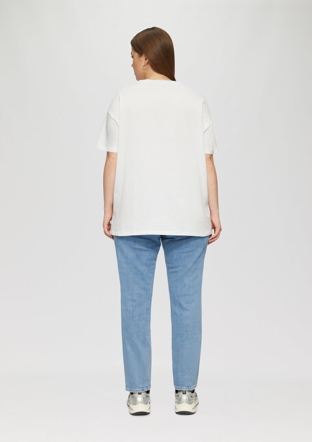 Baumwollshirt mit Frontprint und überschnittener Schulter